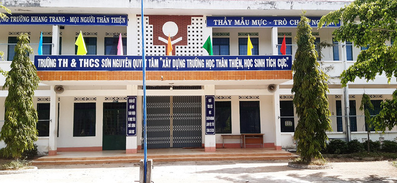Vượt khó để bước vào năm học mới ảnh 2 s4-1630739071863.jpg