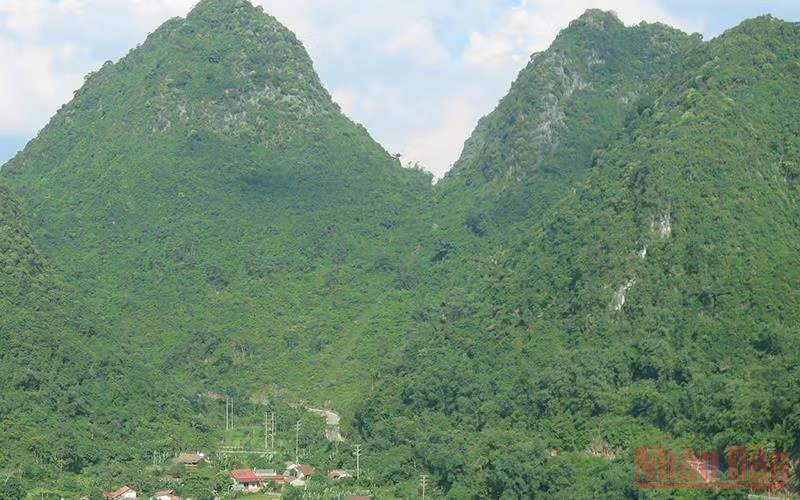 Khu dãy núi đá vôi, trên đèo Tam Canh, xã Bắc Quỳnh, Bắc Sơn, Lạng Sơn.