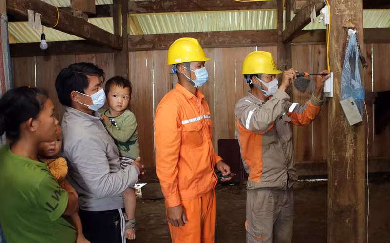 Điện lực Lai Châu đã nỗ lực đưa điện về với hàng nghìn hộ dân vùng khó khăn.