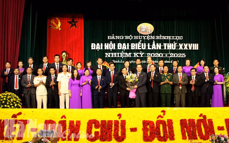 Ban Chấp hành Đảng bộ huyện Bình Lục khóa mới ra mắt