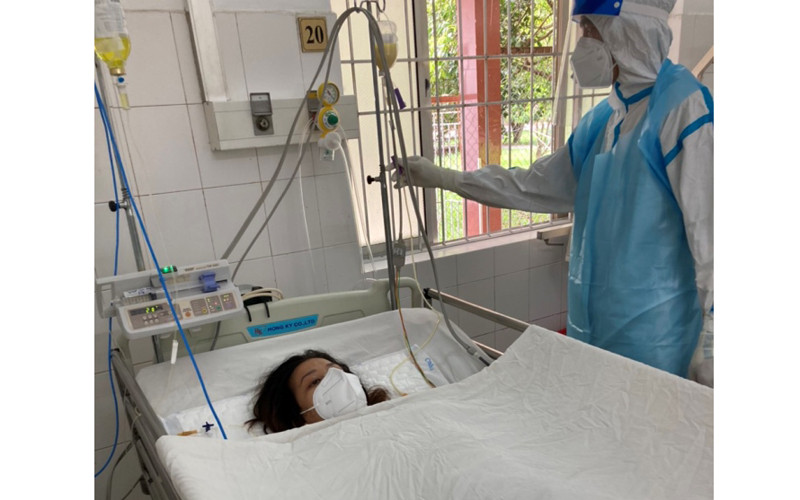 Sản phụ N.T.N.H. cùng con gái được cứu sống kịp thời bằng kỹ thuật ECMO.