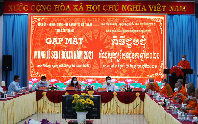 Quang cảnh buổi gặp mặt gọn nhẹ nhưng đầm ấm, ý nghĩa. Sóc Trăng gặp mặt sư sãi, cán bộ người Khmer tiêu biểu nhân dịp lễ Sene Dolta -0