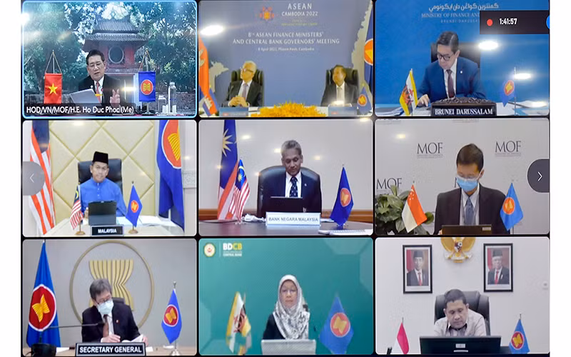 Các đại biểu tham dự hội nghị.