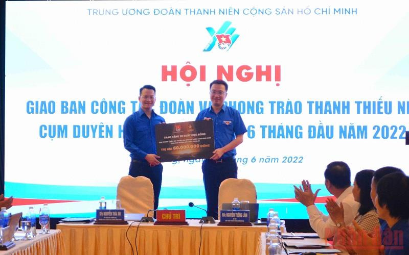 Trung ương Đoàn trao 20 suất học bổng cho học sinh Đà Nẵng.