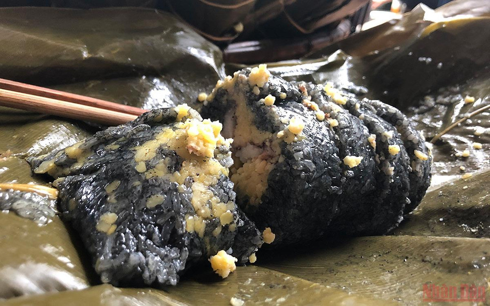 Bánh chưng gù đen của người Tày ở Lào Cai. Ý nghĩa của bánh chưng gù -0