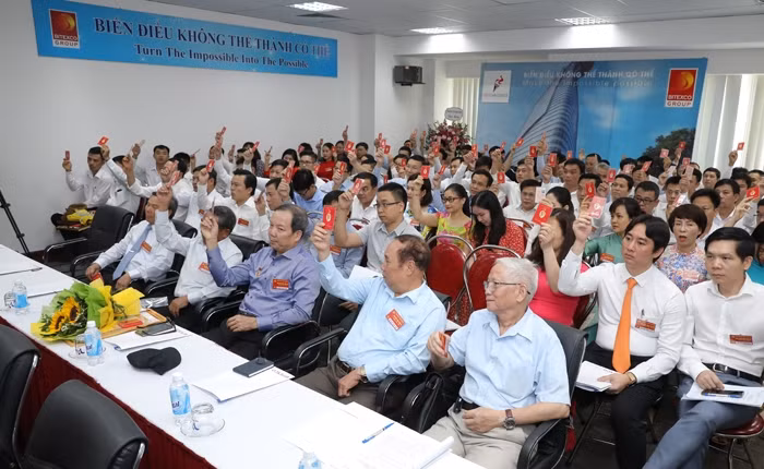 Biểu quyết thông qua Nghị quyết Đại hội lần thứ III Đảng bộ Tập đoàn nhiệm kỳ 2020 – 2025.