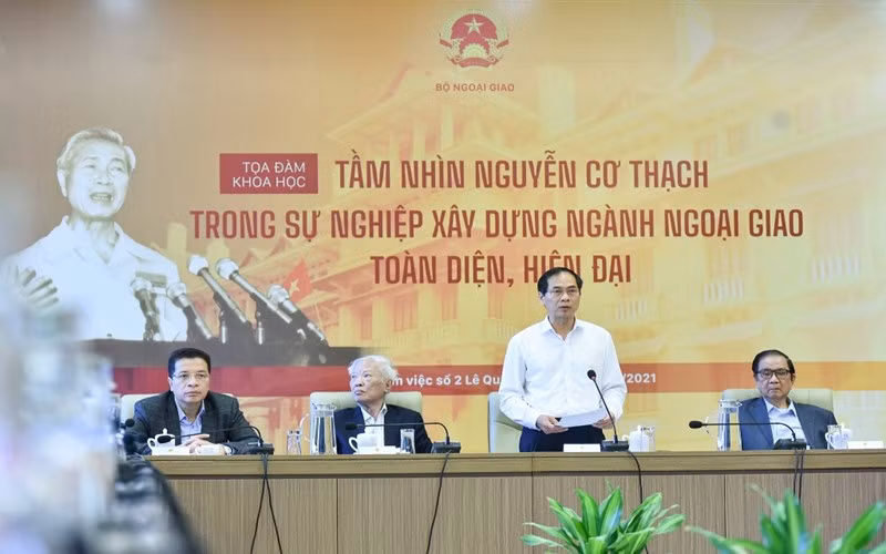 Bộ trưởng Ngoại giao Bùi Thanh Sơn tham dự và chủ trì Tọa đàm. (Ảnh: Bộ Ngoại giao)