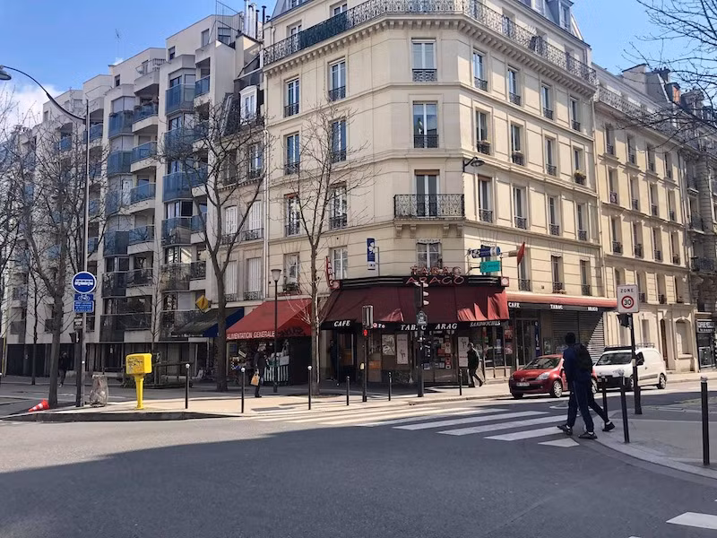 Pháp là một trong số 20 nước bị ảnh hưởng nặng nhất bới đại dịch Covid-19 trên thế giới. Ngành dịch vụ ăn uống và du lịch hy vọng có thể hoạt động trở lại trong tháng 5.