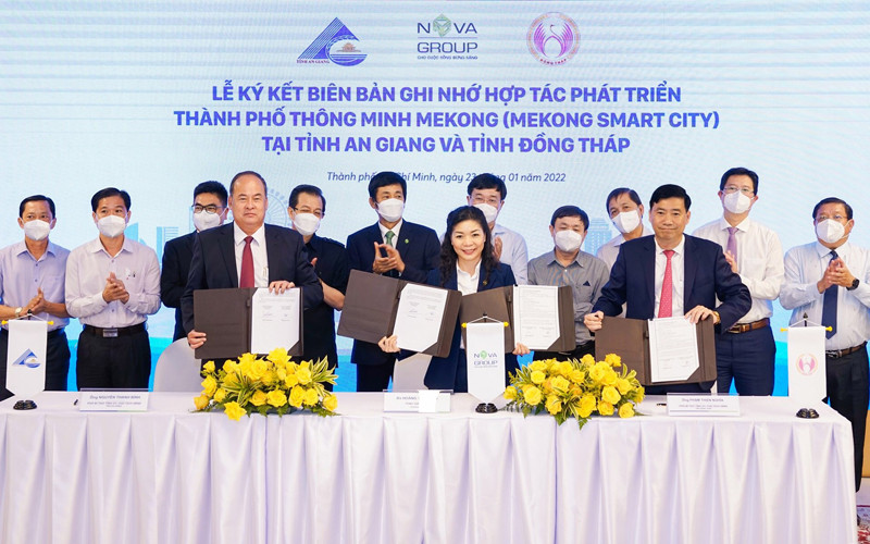 NovaGroup đặt mục tiêu phát triển mục tiêu sẽ có 50 Khu đô thị tại 30 tỉnh thành giàu tiềm năng về kinh tế-du lịch. (Ảnh: Sự kiện ký kết hợp tác giữa NovaGroup với Ủy ban nhân dân tỉnh An Giang và tỉnh Đồng Tháp) Ông Bùi Thành Nhơn dẫn dắt NovaGroup bước vào chu kỳ tăng trưởng mới -0
