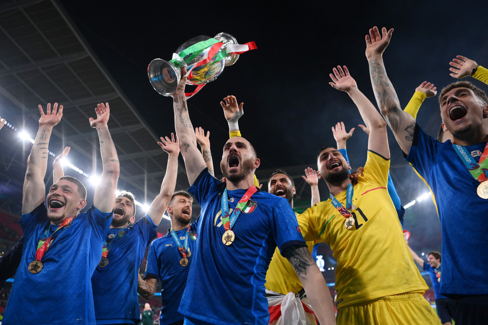 Sau ba năm kể từ thất bại trong hành trình tìm kiếm tấm vé đến World Cup 2018, Italia đã trở lại mạnh mẽ với chức vô địch châu Âu thứ 2 trong lịch sử. (Ảnh: UEFA) Mancini tự hào về các học trò trong hành trình vô địch EURO 2020 -0