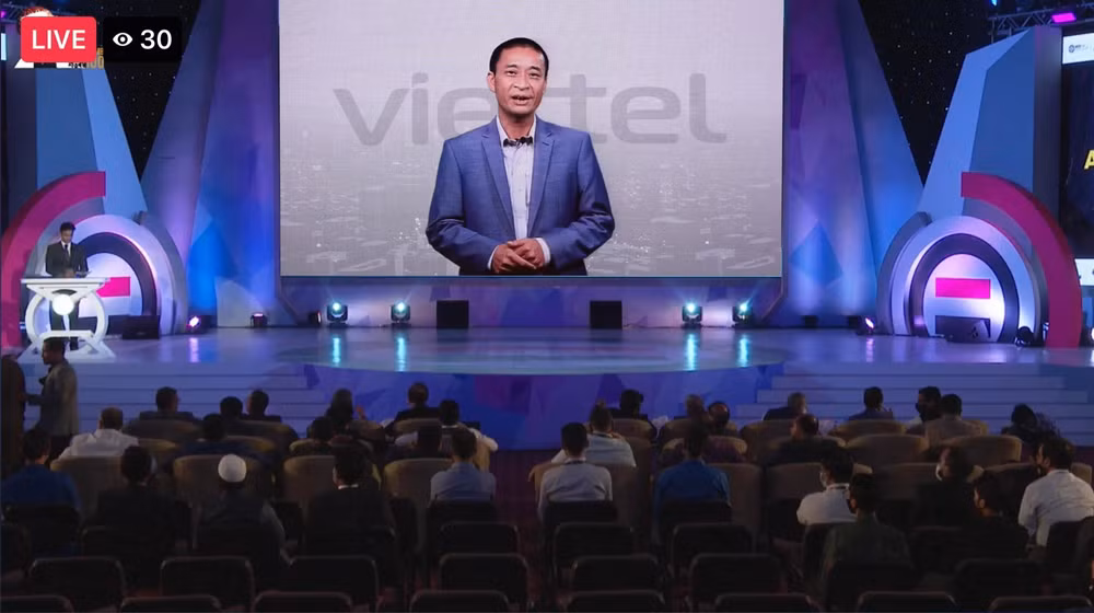 Viettel nhận giải thưởng ASOCIO dành cho Công ty công nghệ xuất sắc.