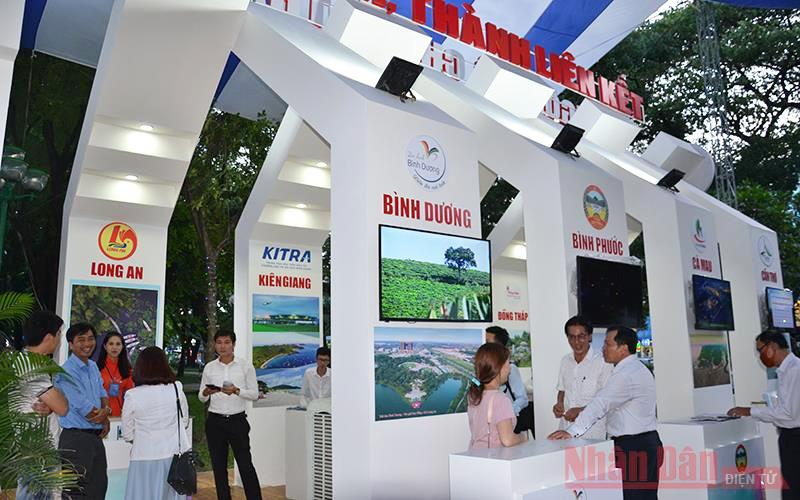 Một gian hàng tại Ngày hội Du lịch TP Hồ Chí Minh lần thứ 16 (Ảnh: MẠNH HẢO)