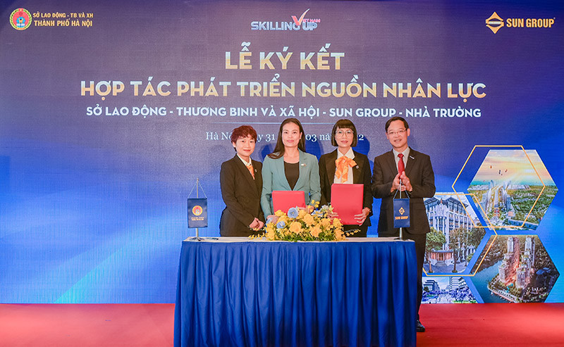 Tập đoàn Sun Group ký kết với Sở Lao động, Thương binh và Xã hội Hà Nội. Tập đoàn Sun Group và Sở Lao động, Thương binh và Xã hội TP Hà Nội hợp tác phát triển nguồn nhân lực -0