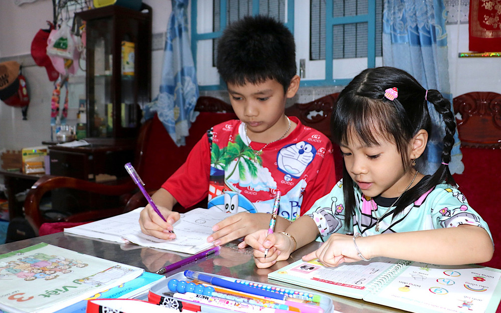 Từ 4/10, khối tiểu học toàn tỉnh Cà Mau tiếp tục “được ở nhà” tự học cho đến khi có thông báo mới.