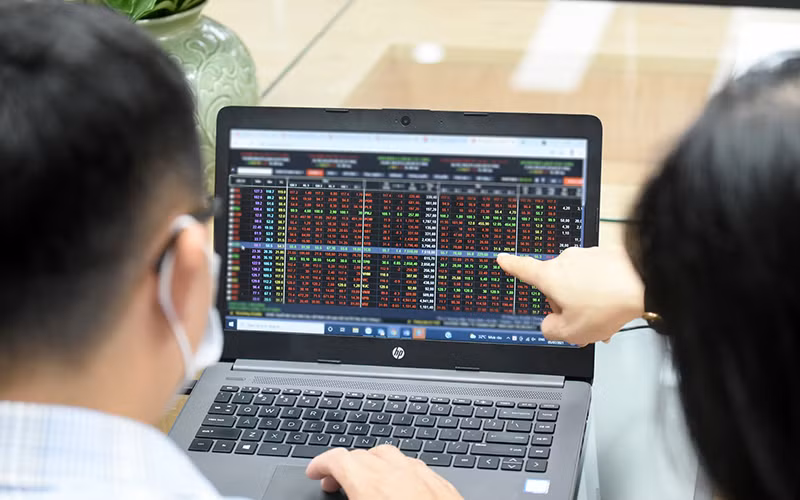 Nhiều người đã bị lừa khi góp vốn giao dịch trên sàn quốc tế. (Ảnh MINH HÀ)