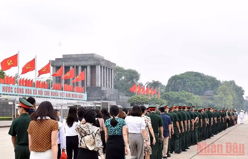 Lãnh đạo Đảng, Nhà nước vào Lăng viếng Chủ tịch Hồ Chí Minh -5