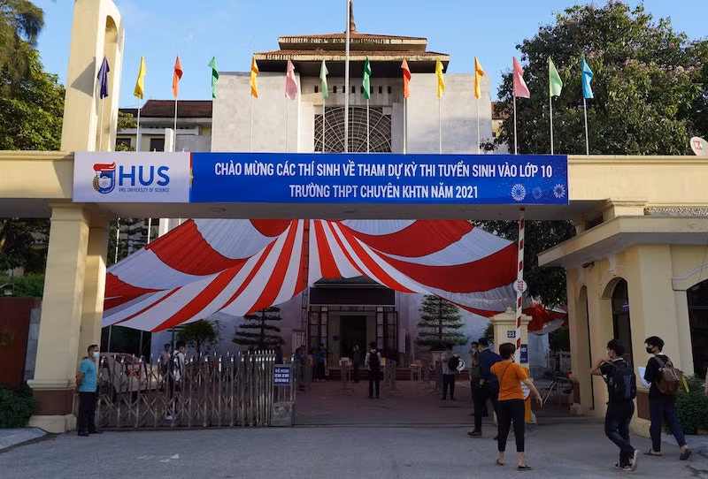 Tại kỳ thi vào lớp 10 Trường chuyên Khoa học Tự nhiên năm 2021