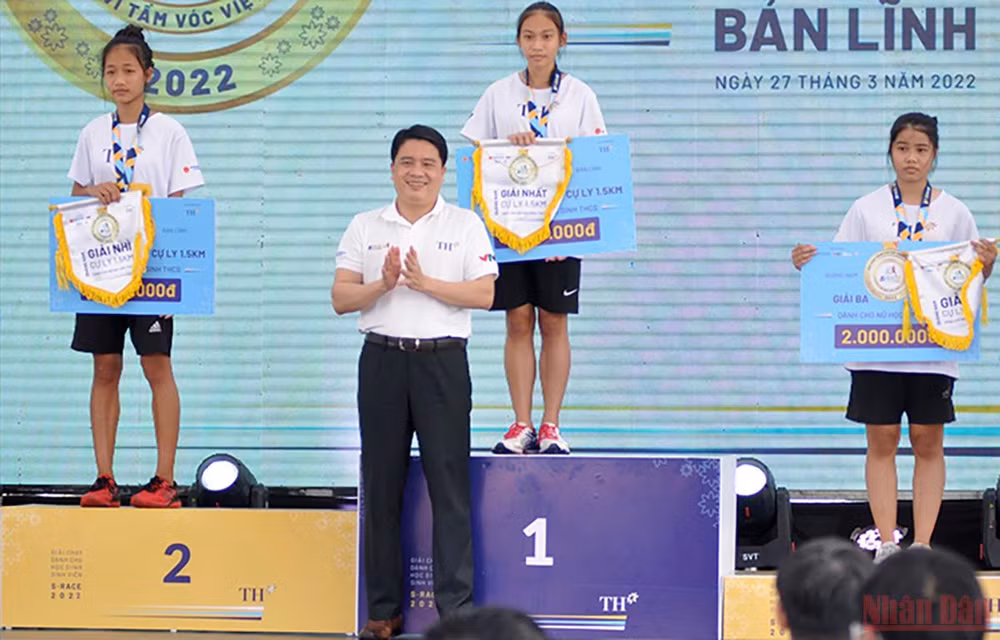 Gần 4.000 học sinh, sinh viên tham gia giải chạy S-Race 2022 Quảng Nam -0