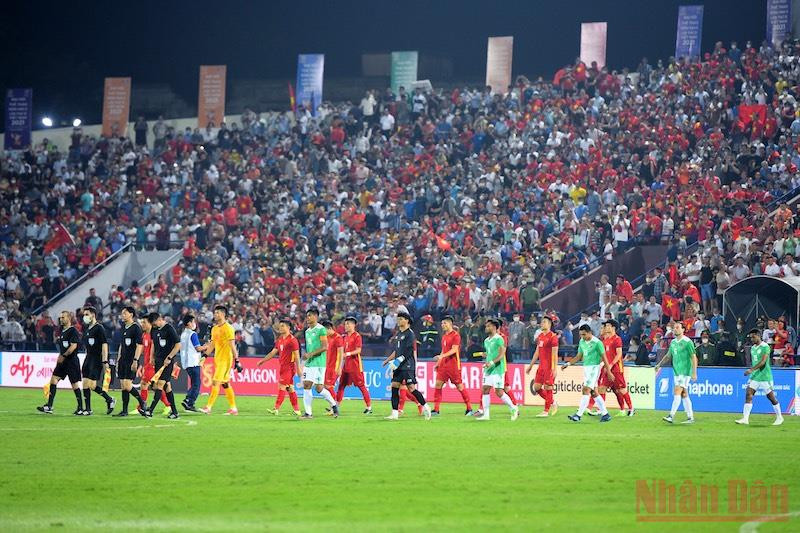 Hai đội ra sân. (Hiệp 1) U23 Việt Nam 0-0 U23 Indonesia: Áp lực từ những phút đầu -0