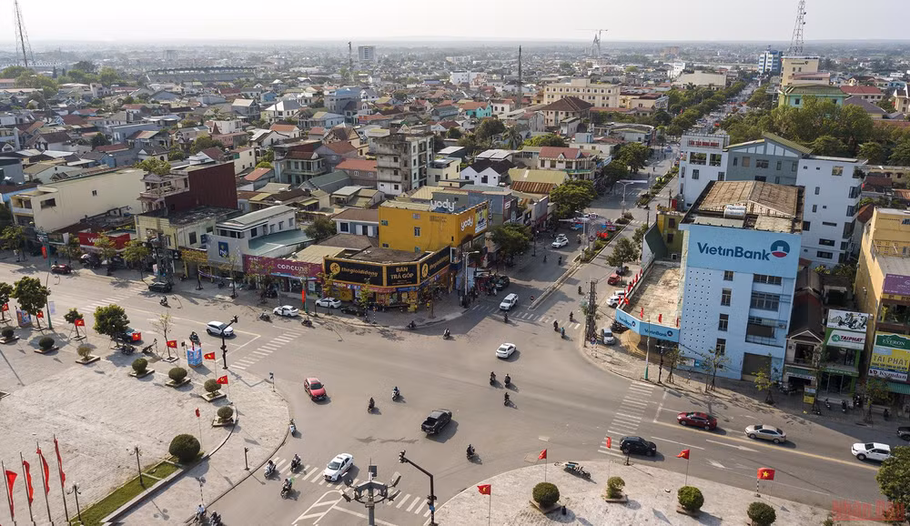 Hoa vẫn nở trên chiến trường năm xưa - Quảng Trị sau 50 năm giải phóng -0