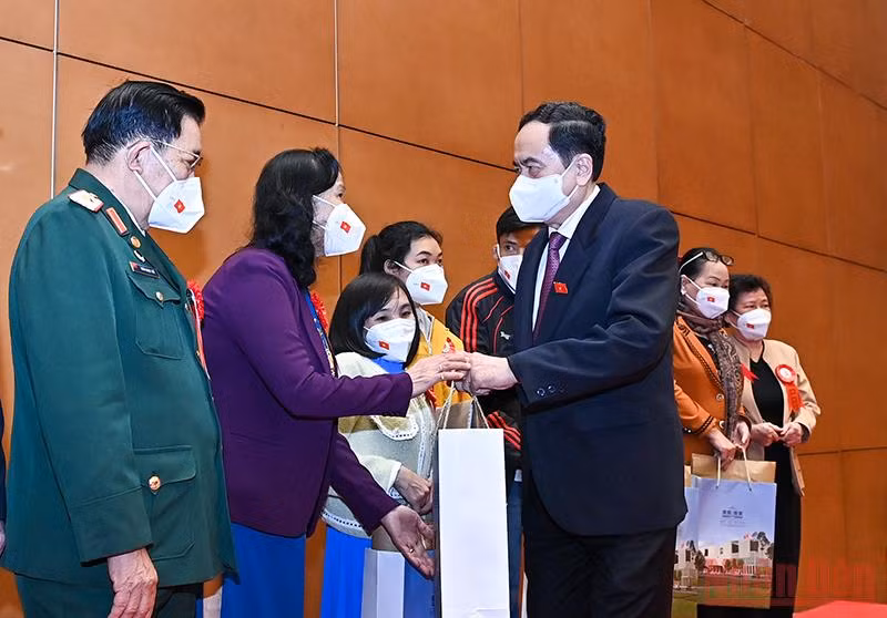 Gặp mặt 55 đại biểu điển hình tiên tiến “Vì nạn nhân chất độc da cam” -0