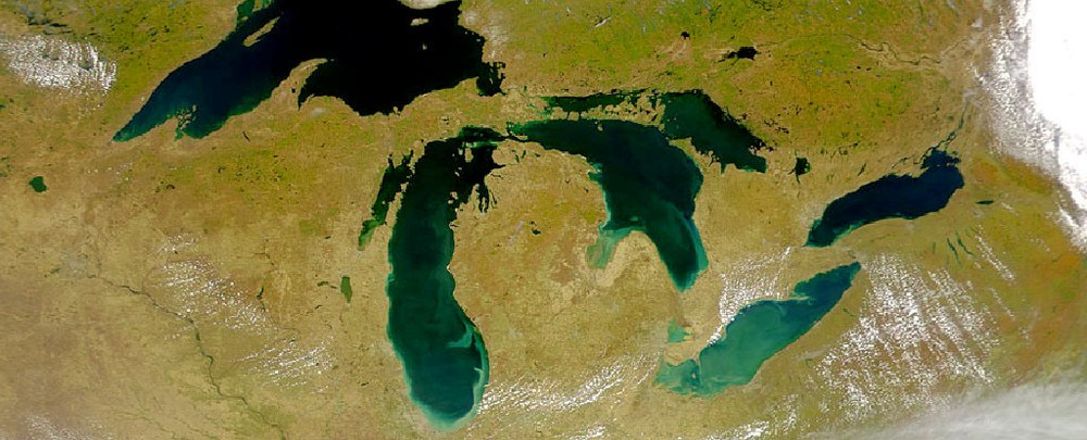 Hồ Lớn (Great Lakes) ở Bắc Mỹ qua ảnh vệ tinh NASA năm 2000. Thể tích các hồ nước từ băng tan tăng 50% trong 30 năm -0