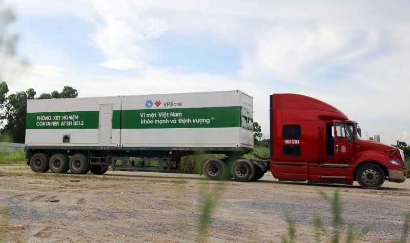 VPBank chung tay tài trợ container xét nghiệm Covid-19 chi viện cho tâm dịch TP Hồ Chí Minh.
