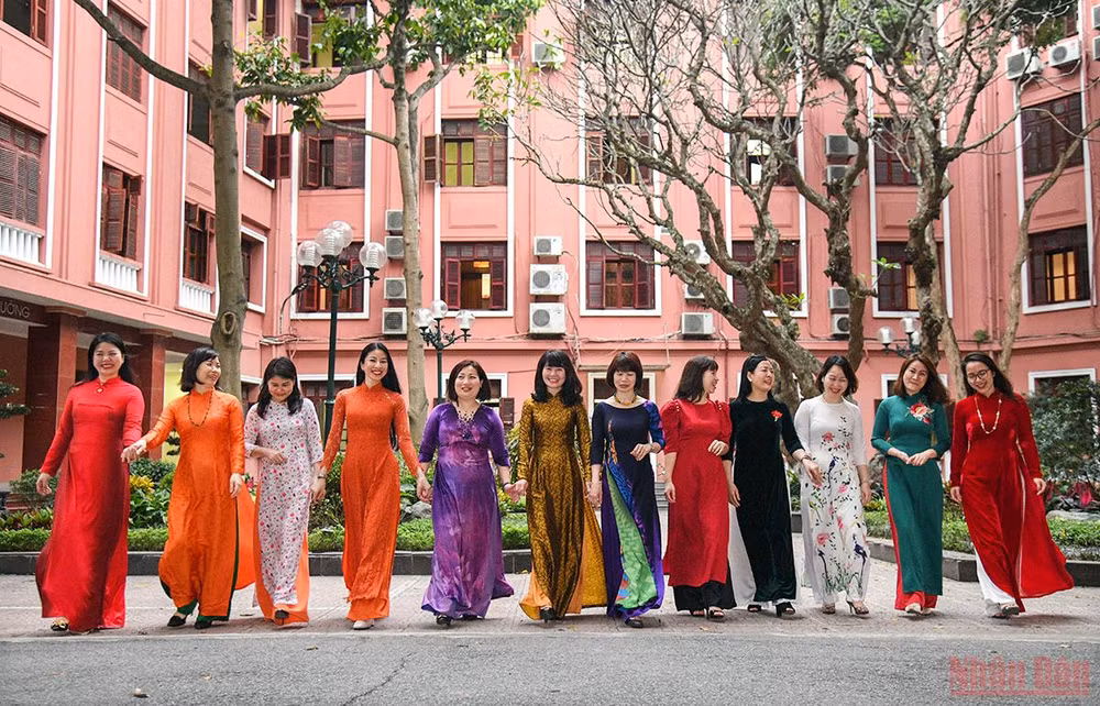 Phụ nữ toàn quốc hưởng ứng “Tuần lễ áo dài” -0