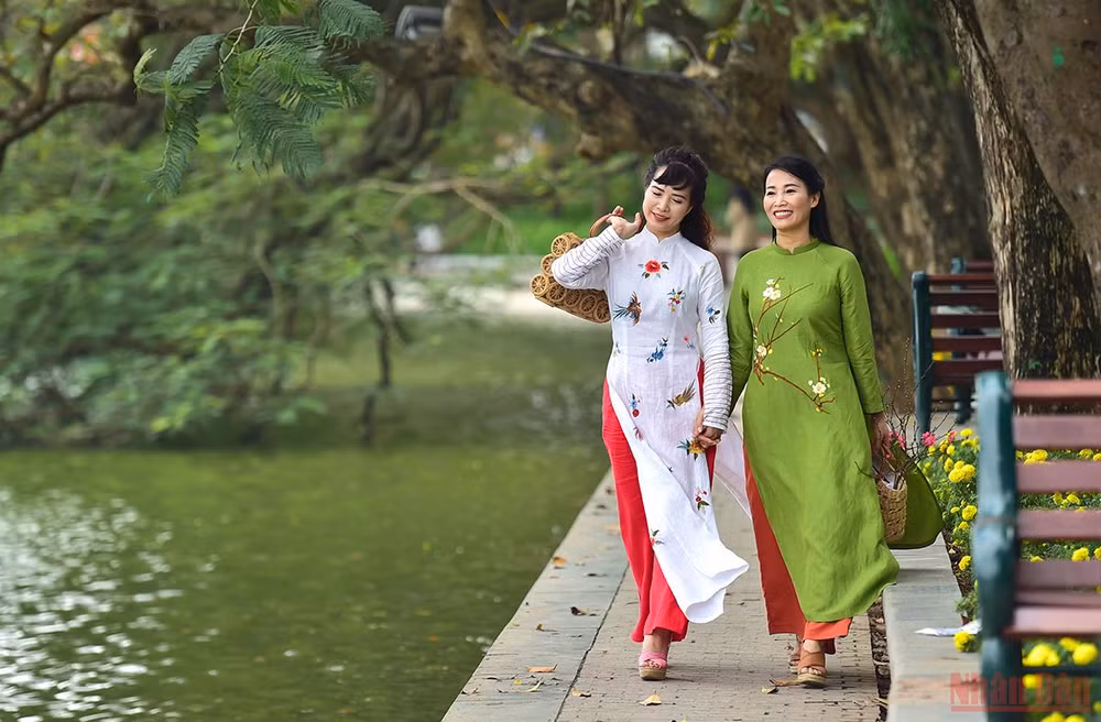 Phụ nữ toàn quốc hưởng ứng “Tuần lễ áo dài” -0