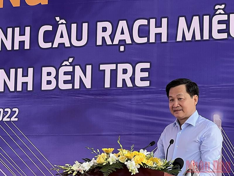 Đồng chí Lê Minh Khái, Bí thư Trung ương Đảng, Phó Thủ tướng Chính phủ phát biểu tại buổi lễ. Khởi công xây dựng cầu Rạch Miễu 2 -0