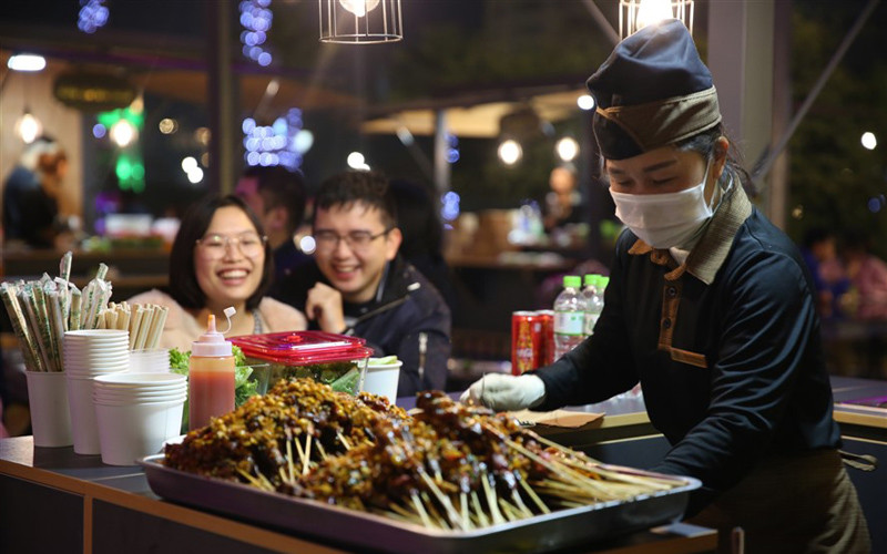 Đến Hạ Long khám phá thiên đường ẩm thực đẳng cấp quốc tế ảnh 1 Đến Hạ Long khám phá thiên đường ẩm thực đẳng cấp quốc tế -0