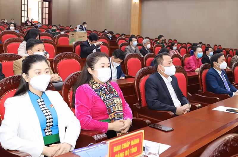 Các đại biểu tham dự lễ gặp mặt kỷ niệm 92 năm thành lập Đảng Công sản Việt Nam.