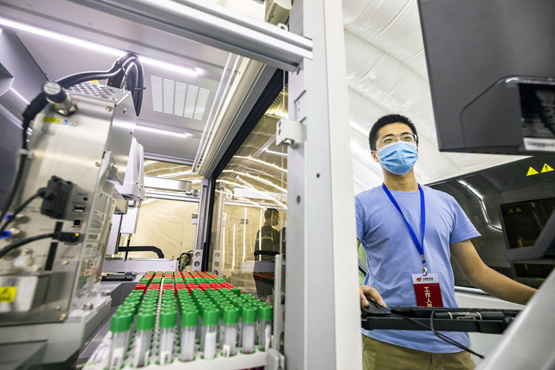 Khu xét nghiệm sử dụng nhiều máy tách axit nucleic tự động được sản xuất bởi các công ty công nghệ nội địa. Với năng lực xét nghiệm 200 nghìn mẫu/ngày. Nam Kinh dựng khu xét nghiệm axit nucleic 2 triệu mẫu/ ngày -0