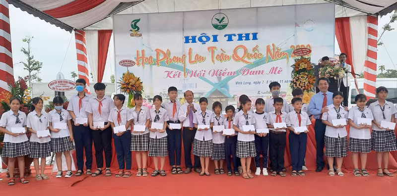 Rực rỡ sắc màu hoa phong lan toàn quốc -0