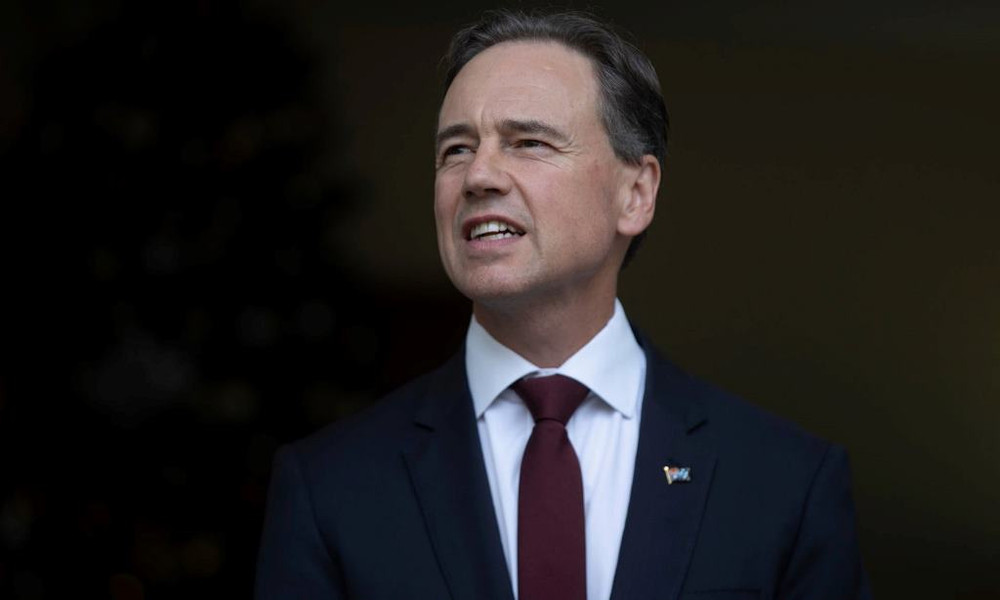 Bộ trưởng Y tế Australia Greg Hunt. Ảnh: Guardian. Australia trấn an người dân khi có 30 trường hợp tử vong sau tiêm vaccine Pfizer ở Na Uy -0