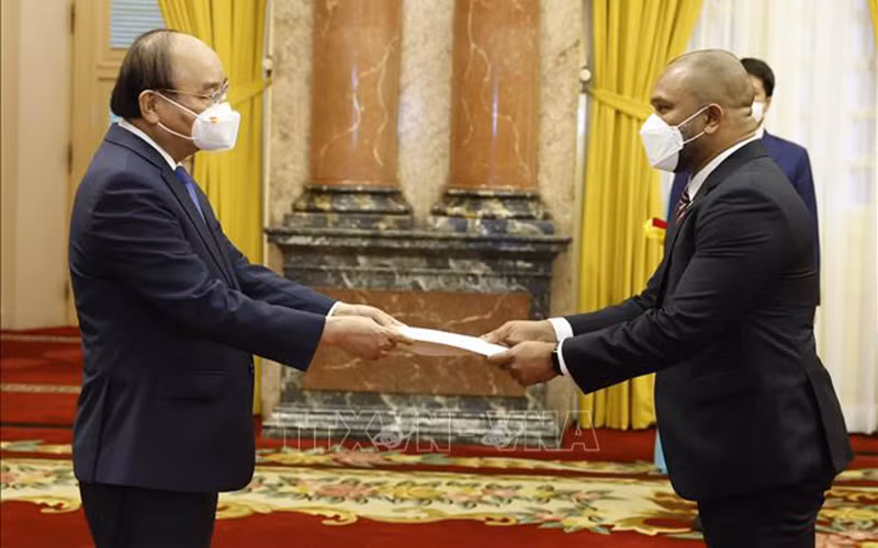 Chủ tịch nước Nguyễn Xuân Phúc tiếp các Đại sứ trình Quốc thư -0