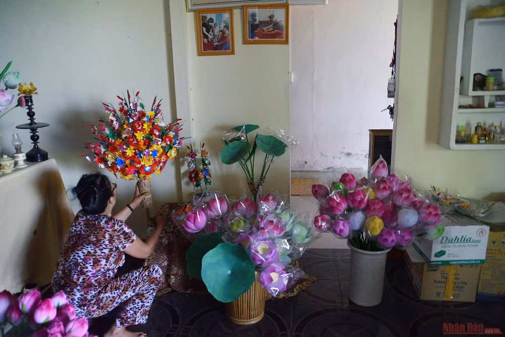 Làng nghề hoa giấy Thanh Tiên -0