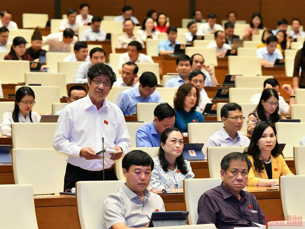 Đại biểu Nguyễn Huy Thái phát biểu tại phiên họp. (Ảnh: LINH KHOA) Mở rộng đối tượng khen thưởng, tạo động lực cống hiến cho nghệ sĩ trong các lĩnh vực nghệ thuật -0
