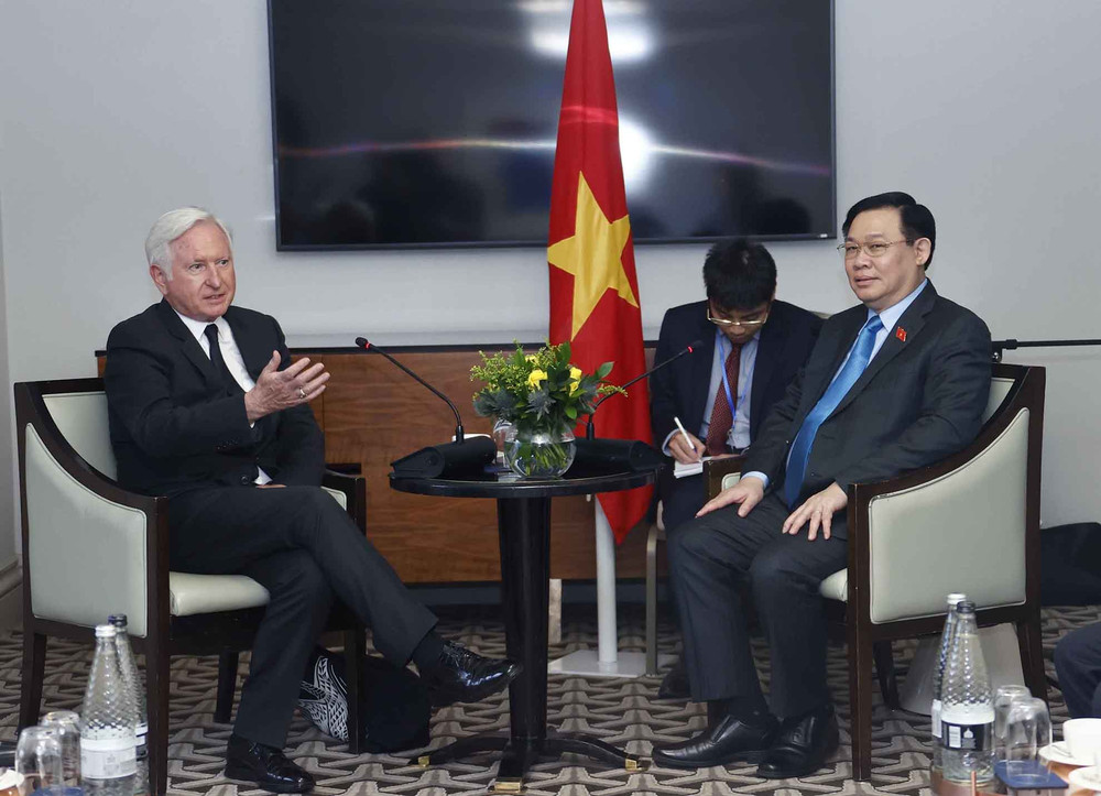 Chủ tịch Quốc hội Vương Đình Huệ tiếp Chủ tịch Pacific Land Partrick Mc Killen. 8.jpg -1