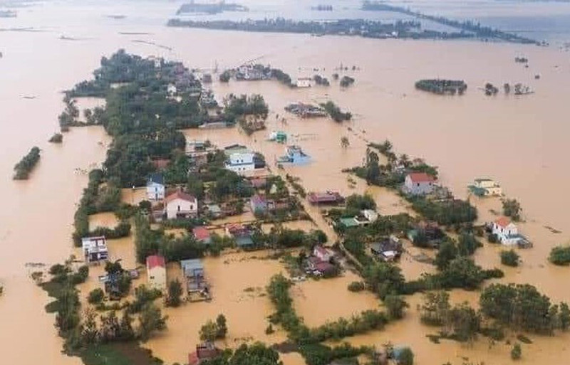 Huyện Lệ Thủy (Quảng Bình) chìm trong biển nước Lũ vượt mốc lịch sử, người dân Quảng Bình gấp rút chạy lũ -0