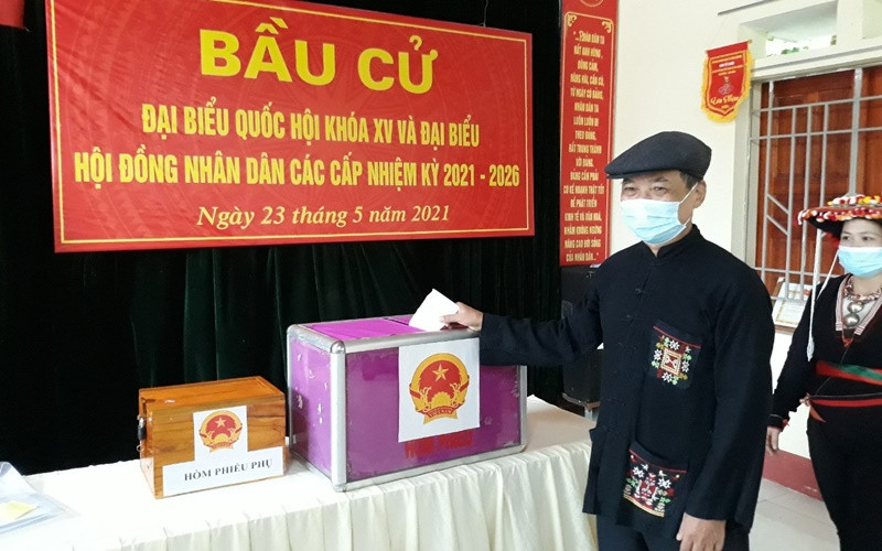 Cử tri tại huyện Yên Lập. Cử tri cả nước nô nức đi bầu cử, thực hiện quyền công dân thiêng liêng -0