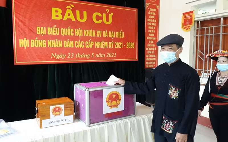 Cử tri cả nước nô nức đi bầu cử, thực hiện quyền công dân thiêng liêng -0