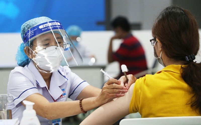Tập trung chỉ đạo, triển khai “Thần tốc” và “Thần tốc hơn nữa” trong việc tổ chức việc tiêm vaccine phòng Covid-19 mũi 3 cho người từ 18 tuổi trở lên và mũi 2 cho trẻ em từ 12-17 tuổi.