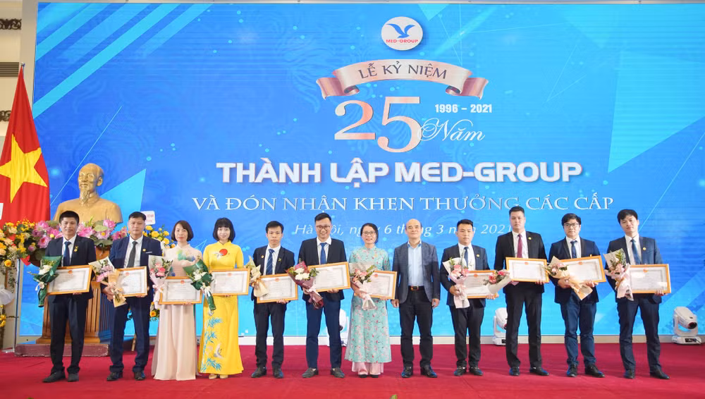 Bệnh viện Đa khoa Medlatec kỷ niệm 25 năm thành lập -0