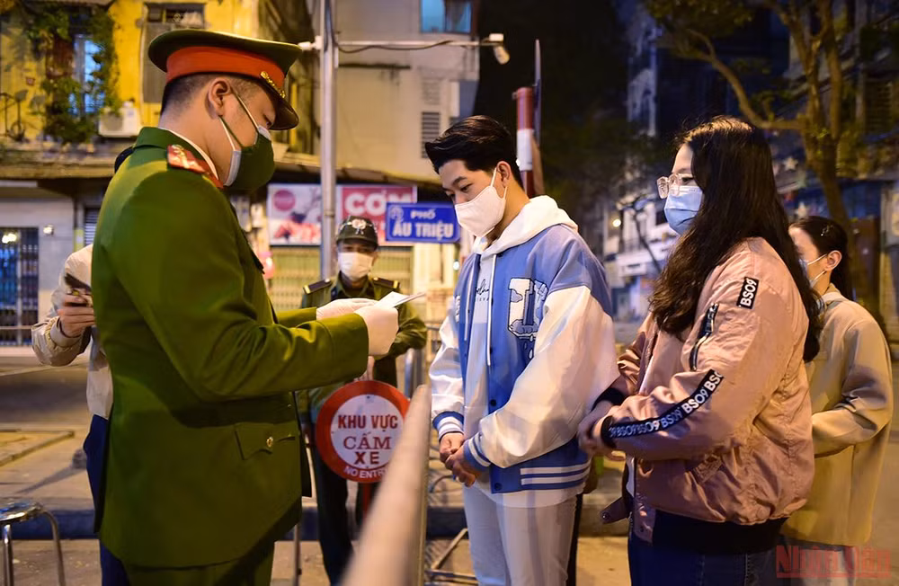 Một mùa Giáng sinh đặc biệt của 2 thành phố lớn Hà Nội và thành phố Hồ Chí Minh -0