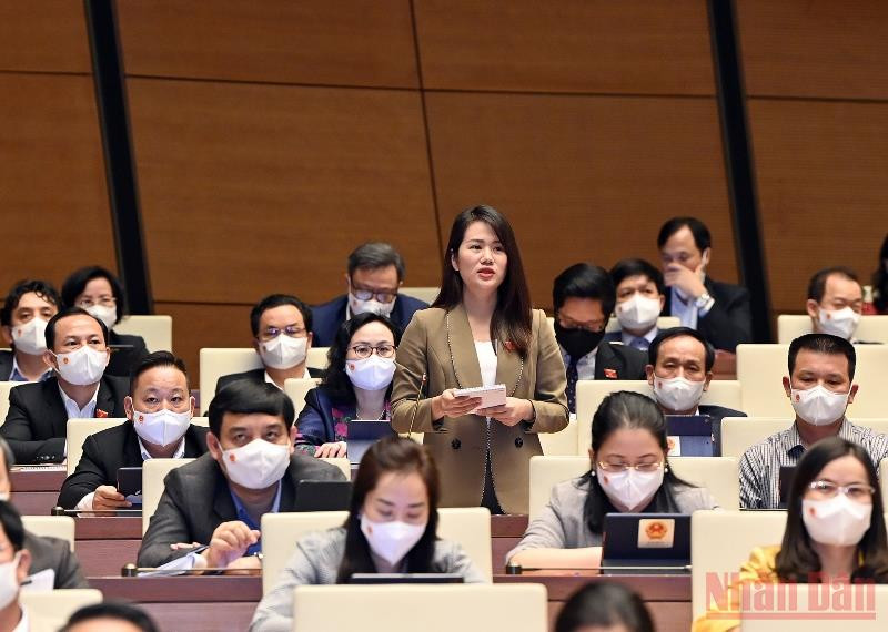 Đại biểu Quốc hội tỉnh Hà Giang phát biểu ý kiến thảo luận tại kỳ họp thứ hai, Quốc hội khóa XV. 10 sự kiện tiêu biểu của Quốc hội Việt Nam năm 2021 -0