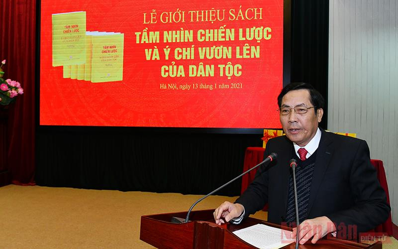 Đồng chí Thuận Hữu phát biểu tại buổi lễ. Báo Nhân Dân ra mắt sách “Tầm nhìn chiến lược và ý chí vươn lên của dân tộc” -0