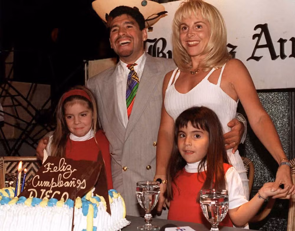 Cuộc đời và sự nghiệp của huyền thoại Maradona qua ảnh -0