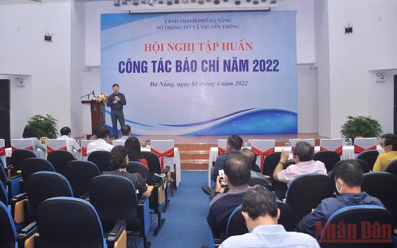 Cục trưởng Báo chí-Bộ Thông tin và Truyền thông Nguyễn Thanh Lâm quán triệt những nội dung cơ bản về chủ trương, đường lối, quan điểm của Đảng, chính sách pháp luật của Nhà nước về công tác lãnh đạo, chỉ đạo, quản lý báo chí.