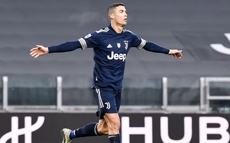 Cristiano Ronaldo san bằng kỷ lục ghi nhiều bàn thắng nhất mọi thời đại với tổng cộng 759 bàn thắng. (Ảnh: Getty Images)